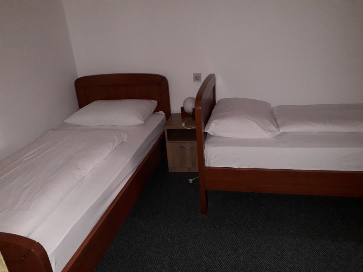 Apartments And Rooms Haludovo - Ribarsko Selo Malinska Εξωτερικό φωτογραφία