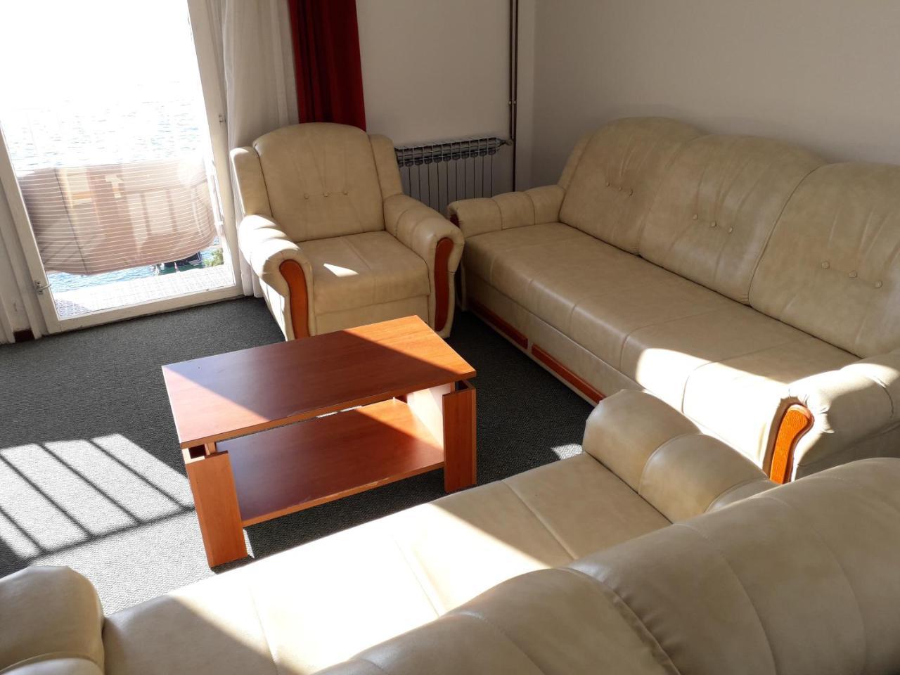 Apartments And Rooms Haludovo - Ribarsko Selo Malinska Εξωτερικό φωτογραφία
