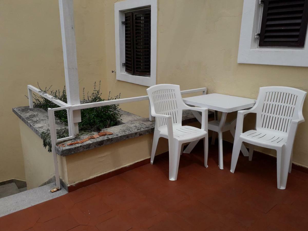 Apartments And Rooms Haludovo - Ribarsko Selo Malinska Εξωτερικό φωτογραφία