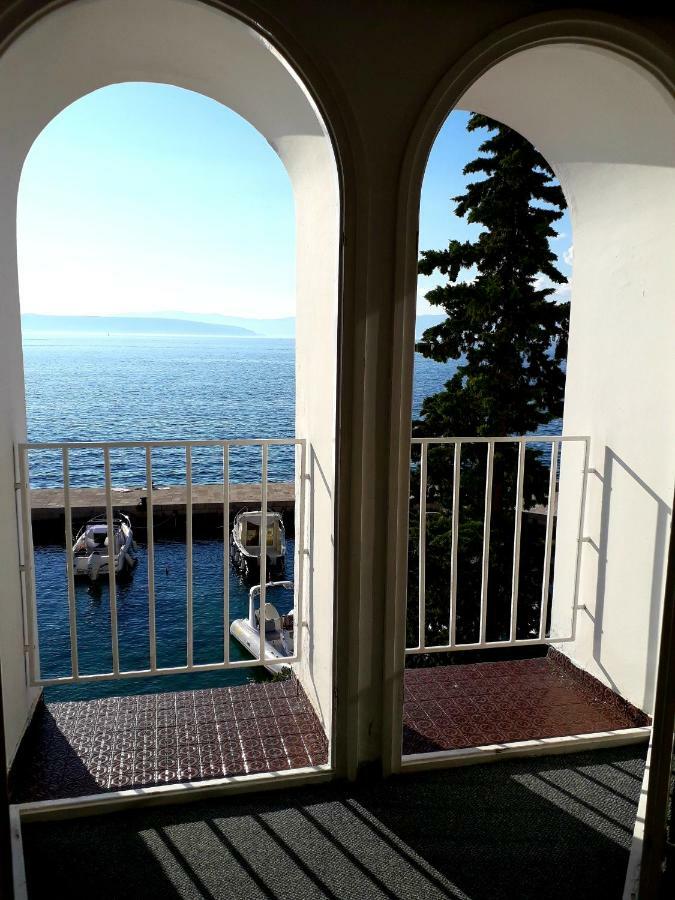 Apartments And Rooms Haludovo - Ribarsko Selo Malinska Εξωτερικό φωτογραφία